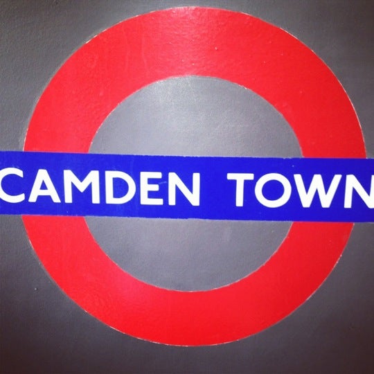 รูปภาพถ่ายที่ Camden Town Burgers โดย H B. เมื่อ 6/7/2012