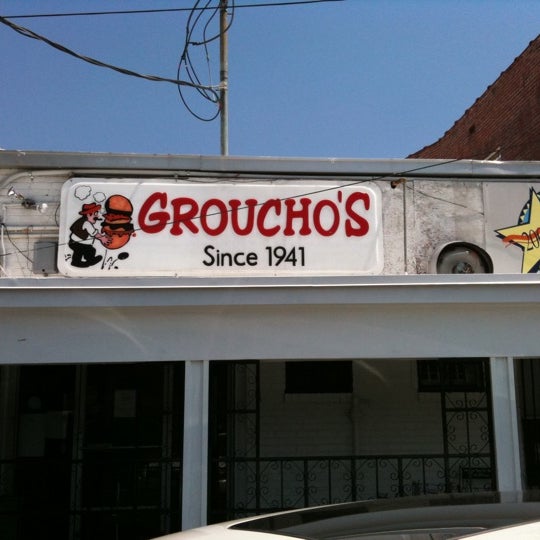 Das Foto wurde bei Groucho&#39;s Original Deli von Nancy am 4/18/2011 aufgenommen