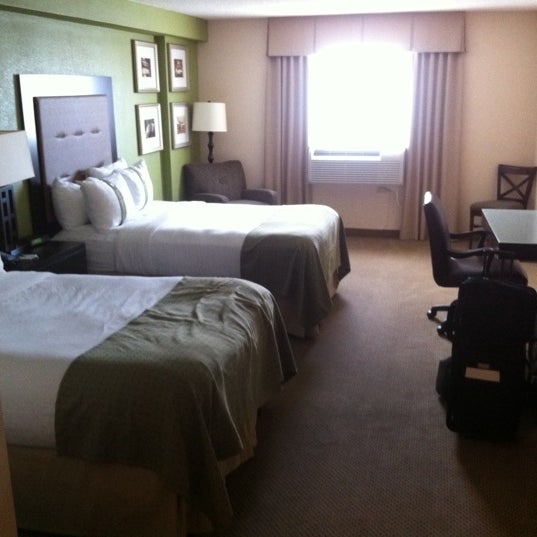 Holiday Inn Suites Across From Universal Orlando Orlando Fl