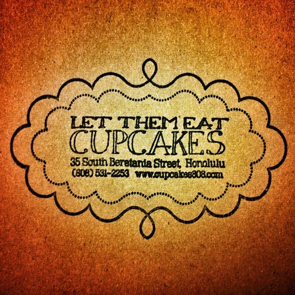 Foto scattata a Let Them Eat Cupcakes da Clayton W. il 7/21/2012