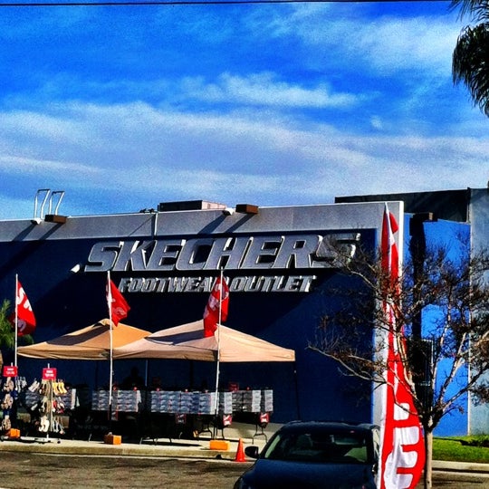 SKECHERS Warehouse Outlet 13