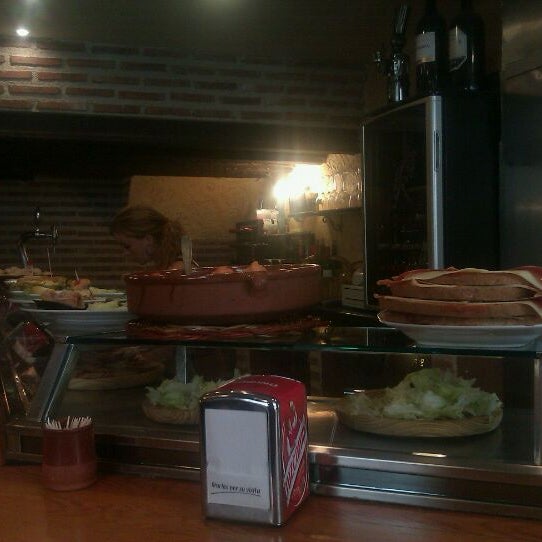 Photo taken at Restaurante El Jarrero by Alfredo L. on 10/15/2011
