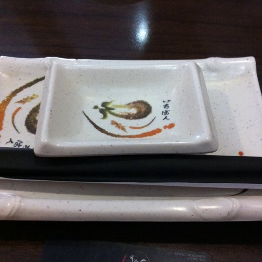 Das Foto wurde bei Restaurante Sushi Tori | 鳥 von Cristhiano L. am 12/13/2011 aufgenommen