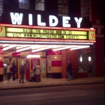 รูปภาพถ่ายที่ Wildey Theatre โดย Nicole H. เมื่อ 11/19/2011