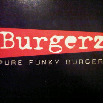 Foto tomada en Burgerz  por Sacha K. el 2/1/2012