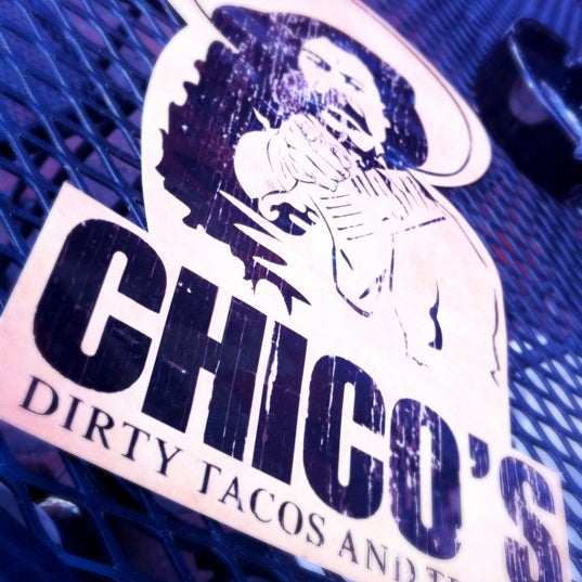 รูปภาพถ่ายที่ Chico&#39;s Tequila Bar โดย Tjay F. เมื่อ 2/16/2012