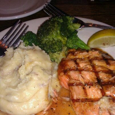 Das Foto wurde bei Simon&#39;s Steak Seafood von Melissa S. am 7/11/2011 aufgenommen