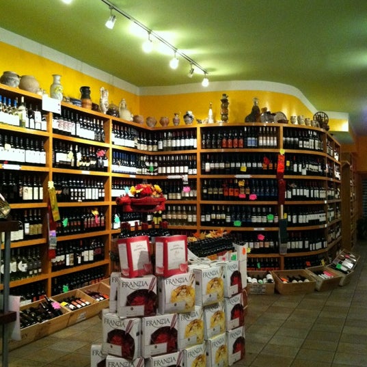 Photo taken at Williamsburg Wines &amp; Liquors by Sabino C. on 10/15/2011