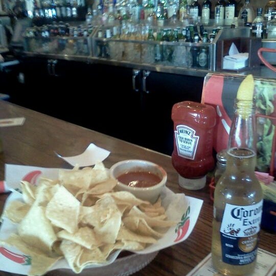 Photo taken at Chili&#39;s Grill &amp; Bar by Dee $. on 12/2/2011