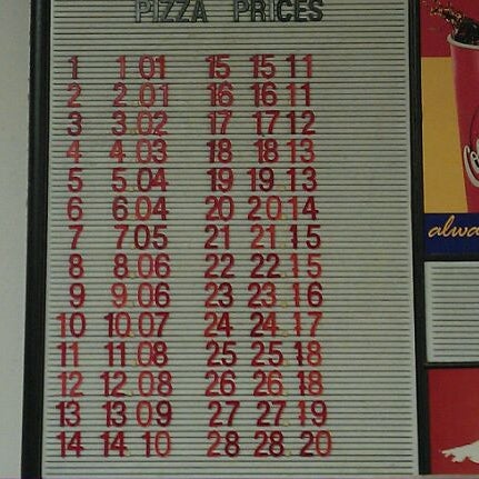 Foto tirada no(a) DiCarlo&#39;s Pizza por John P. em 5/29/2011