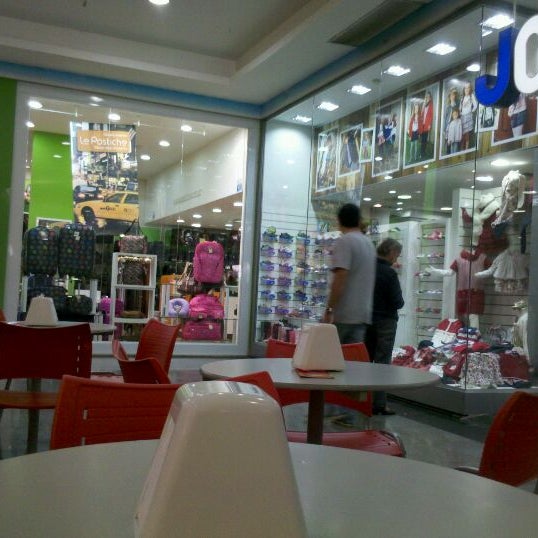 รูปภาพถ่ายที่ Shopping Avenida Center โดย Marcos S. เมื่อ 5/20/2012