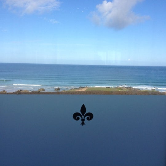 8/14/2012 tarihinde Buzz C.ziyaretçi tarafından The Headland Hotel'de çekilen fotoğraf