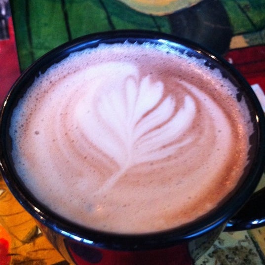 Foto tirada no(a) Otherlands Coffee Bar &amp; Exotic Gifts por Kerry C. em 11/9/2011