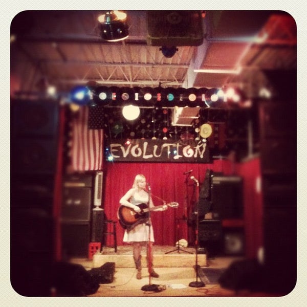 รูปภาพถ่ายที่ Evolution โดย Jonas W. เมื่อ 12/5/2011