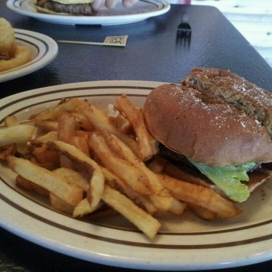 Foto scattata a CG Burgers da Bobi F. il 12/24/2011