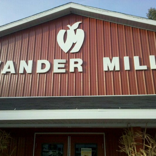 Photo taken at Vander Mill Cider by Wade B. on 10/7/2011