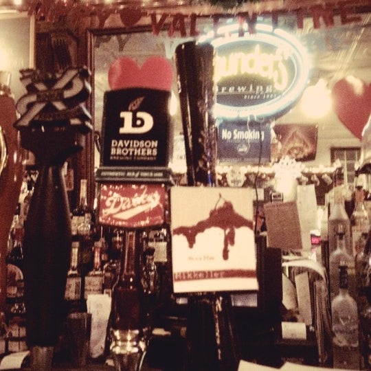 Mugs Ale House (Now Closed) Pub in Williamsburg