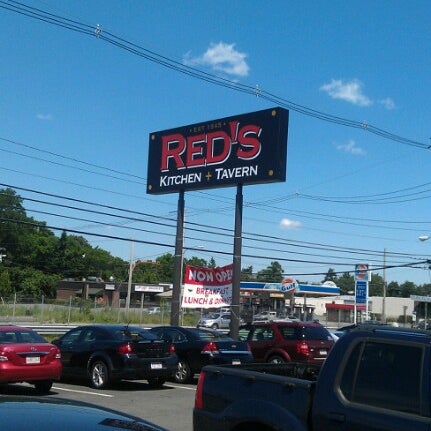 Photo taken at Red&#39;s Kitchen &amp; Tavern by Peter S. on 7/1/2012