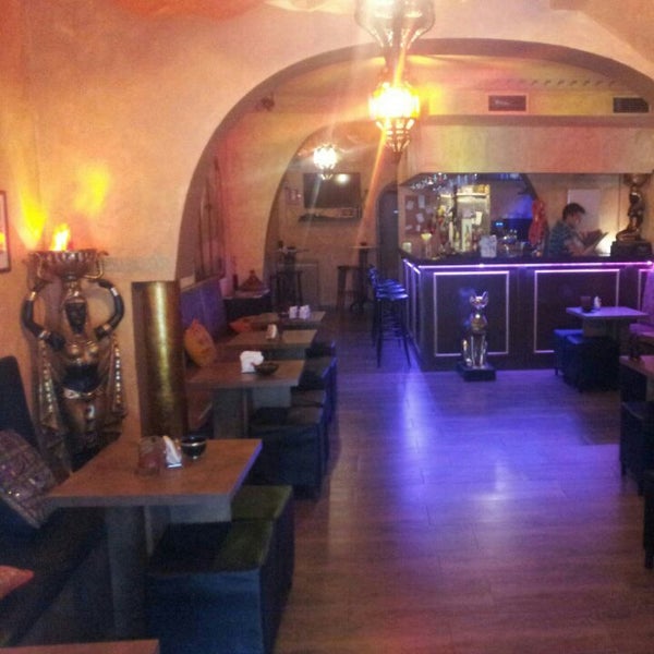 Foto tomada en Luna Egipcia Tetería Lounge Bar&amp;Cocktail  por David M. el 5/27/2012