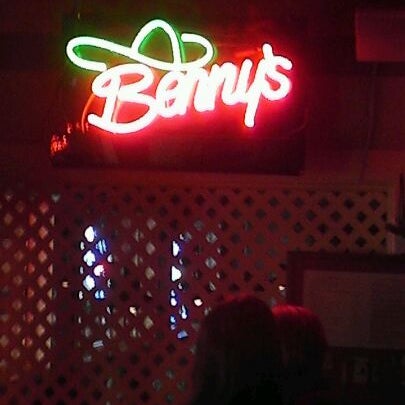 Das Foto wurde bei Benny&#39;s Restaurant and Tequila Bar von Jay G. am 6/16/2012 aufgenommen