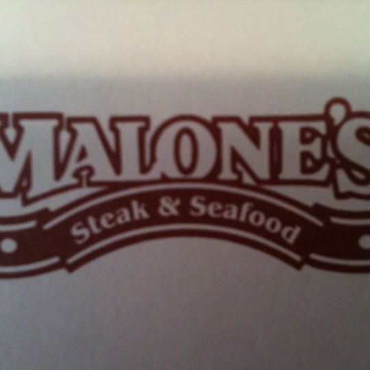 รูปภาพถ่ายที่ Malone&#39;s Steak &amp; Seafood โดย Sandra D. เมื่อ 6/16/2012