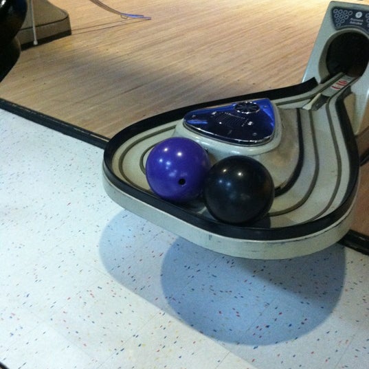 Photo taken at Palace Bowling &amp; Entertainment Center by Kristy M. on 9/8/2012