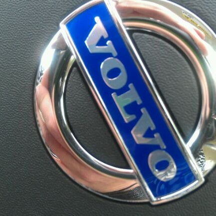 Foto scattata a Volvo of Charleston da Kelly G. il 4/18/2012