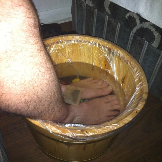5/28/2012にJan T.がTreat Your Feet Doravilleで撮った写真