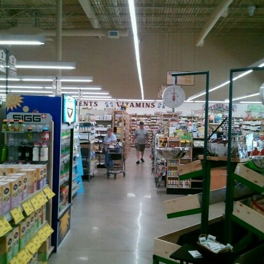 Photo taken at Natural Grocers by Robert Dwight C. on 5/5/2012