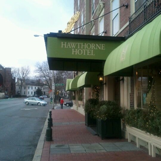 Photo taken at Hawthorne Hotel by Donna B. on 2/11/2012