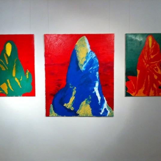 Photo prise au Triptych: Global Arts Workshop (Арт-Галерея Триптих) par Alena T. le5/30/2012