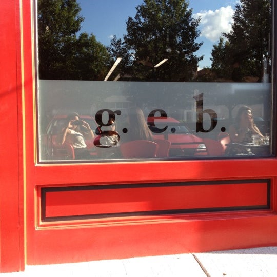 รูปภาพถ่ายที่ g.e.b. โดย Jamie F. เมื่อ 6/21/2012
