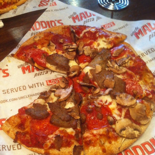 6/23/2012にTony A.がUncle Maddio&#39;s Pizza Jointで撮った写真