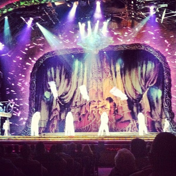 Foto diambil di Zarkana by Cirque du Soleil oleh Mutchler A. pada 8/19/2012