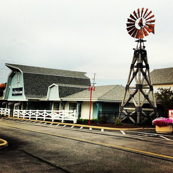 Photos at Aurora Farms Premium Outlets - Aurora, OH