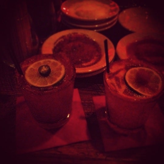 รูปภาพถ่ายที่ Lolita Cocina &amp; Tequila Bar โดย Michael D. เมื่อ 6/16/2012