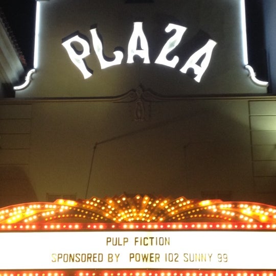 Снимок сделан в Plaza Theatre пользователем denisse v. 8/11/2012