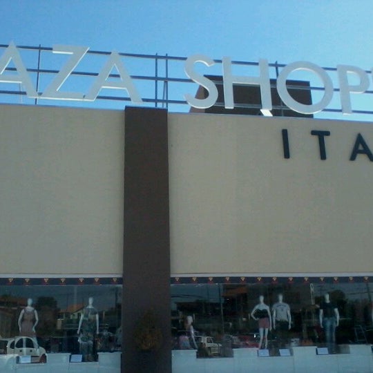 8/20/2012にLeticia M.がPlaza Shopping Itavuvuで撮った写真