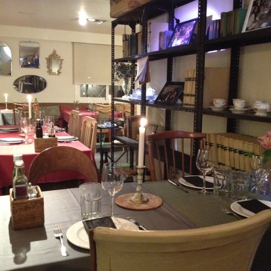 Das Foto wurde bei Isabella&#39;s Restaurant von Melicandme am 2/29/2012 aufgenommen