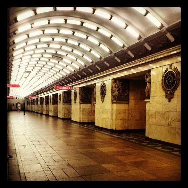 Фото Метро Нарвская Спб