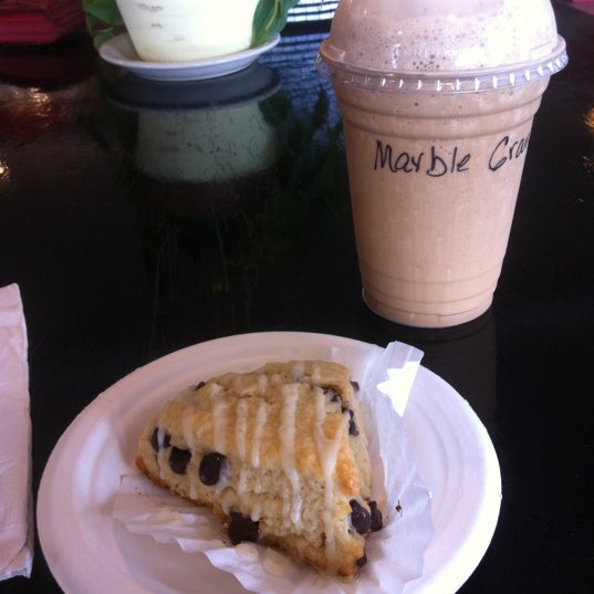 รูปภาพถ่ายที่ Mobius Coffeehouse โดย Brandi V. เมื่อ 6/20/2012