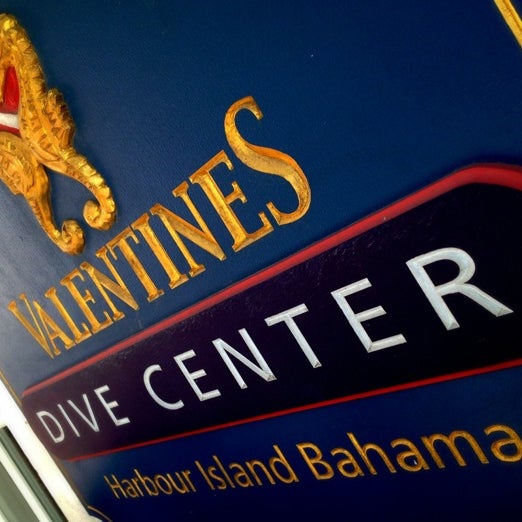 Foto diambil di Valentines Resort &amp; Marina oleh Zachary N. pada 7/6/2012