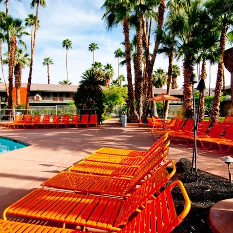 Das Foto wurde bei Caliente Tropics Resort Hotel von Brian J. am 4/2/2012 aufgenommen