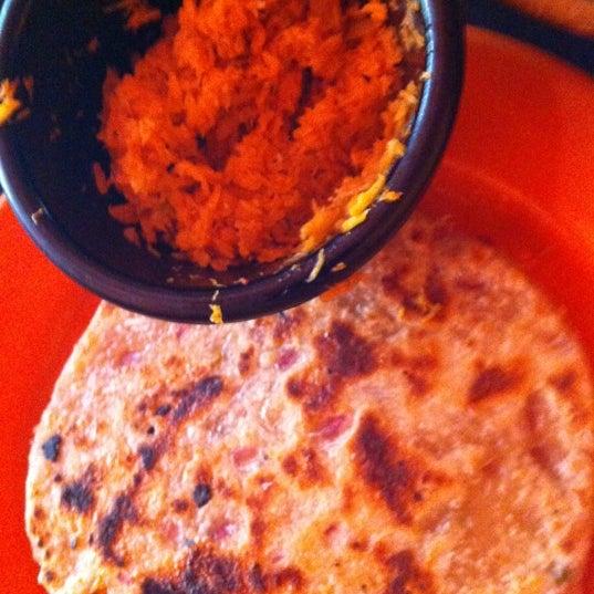 Foto tirada no(a) Sigiri Sri Lankan Cuisine por Bill H. em 8/17/2012