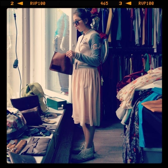 รูปภาพถ่ายที่ Roomchik โดย Mari M. เมื่อ 6/3/2012