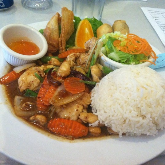 Снимок сделан в Pailin Thai Cafe пользователем Larisa M. 8/21/2012