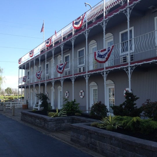Foto scattata a Fulton Steamboat Inn da E B. il 4/5/2012