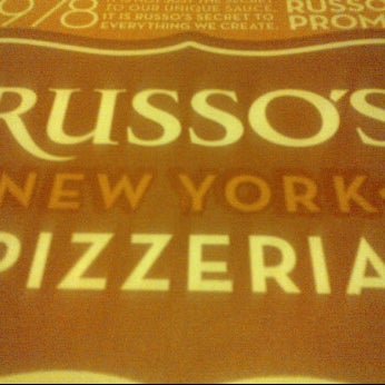 Снимок сделан в Russo&#39;s New York Pizzeria пользователем Sarah C. 12/17/2011