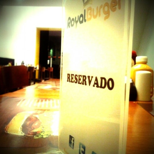 Foto tomada en Royal Burger  por Felipe S. el 1/21/2012