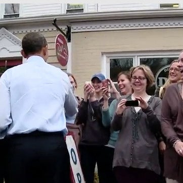 While Christmas shopping President Obama stopped to pick up some pizza to take back to the White House.